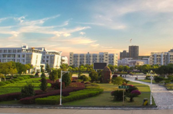 江西现代职业技术学院在哪里