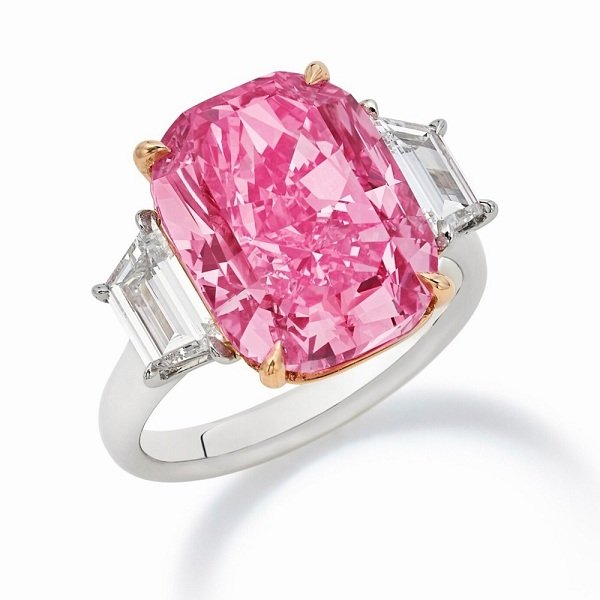 55.22ct枕形红宝石以3480万美元成交，刷新红宝石拍卖纪录