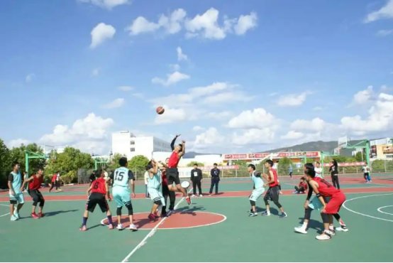 u23为什么还有岁数大的