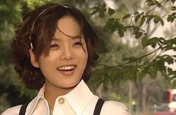 爱上女主播演员