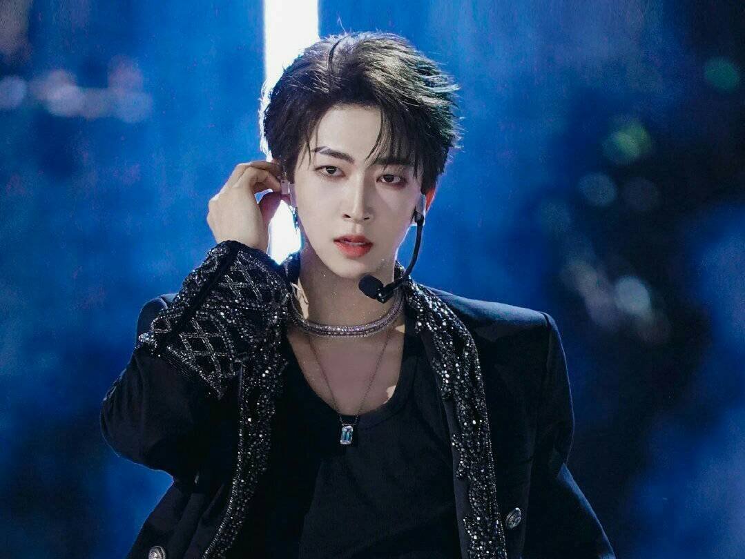 00后小鲜肉刘宇化浓妆被骂，当事人对此有何表示？