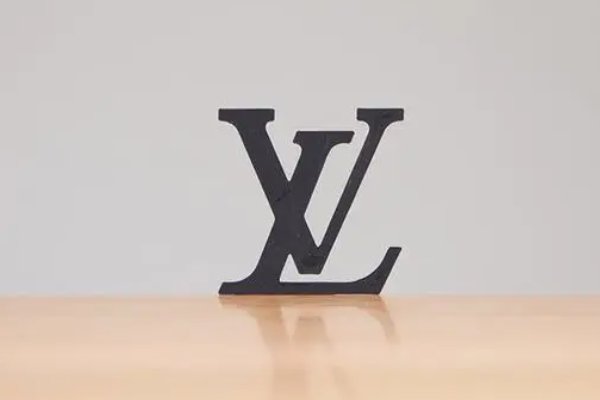 买lv香港和日本哪个便宜