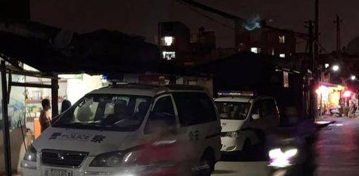 男子捅伤裸体女子后拒捕被开枪制服，他与被害者是何关系？