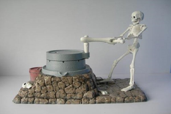 人人常说的：有钱能使鬼推磨，这下半句是什么呢？