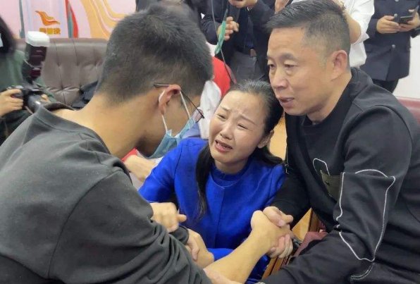 孙卓弟弟称“想跟哥哥住一个房间”，弟弟这些年对哥哥有多期待？