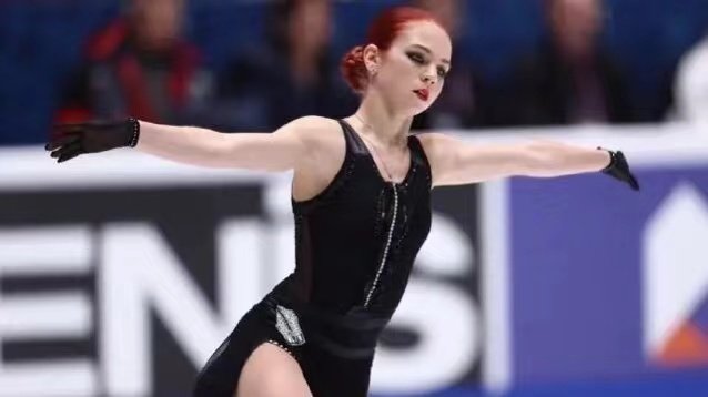 特鲁索娃赛后痛哭愤然疾走，教练拉不住，她究竟遭遇了什么