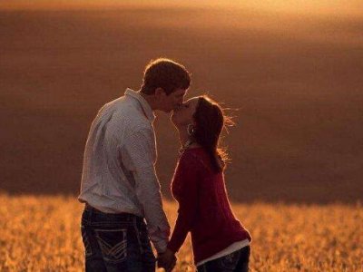 爱情里左灯右行的意思是什么？