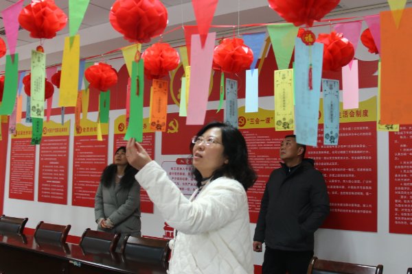 蜂蝶随香打一动物