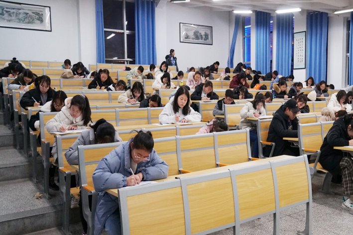 英语4级多少分及格