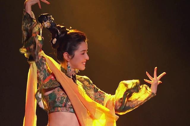 色艺俱佳，舞如飘雪，唐代诗人笔下的胡姬与胡舞究竟是怎么样的？