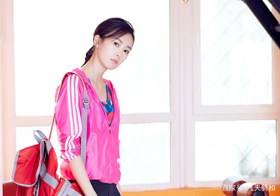 童瑶当年同居期间被张默暴打，张默回应是事出有因，幕后到底有什么隐情呢？