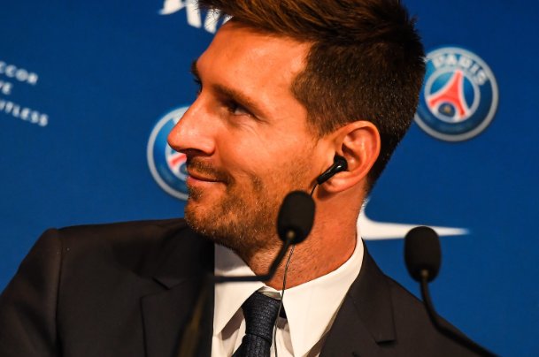 你如何看待梅西年薪为3500万欧元这件事？