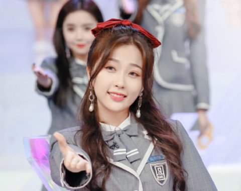 虞书欣自曝吃火锅想插队，结果惨遭拒绝，网友对此有何表示？