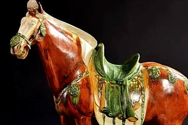 唐三彩的素是因为不用什么颜色