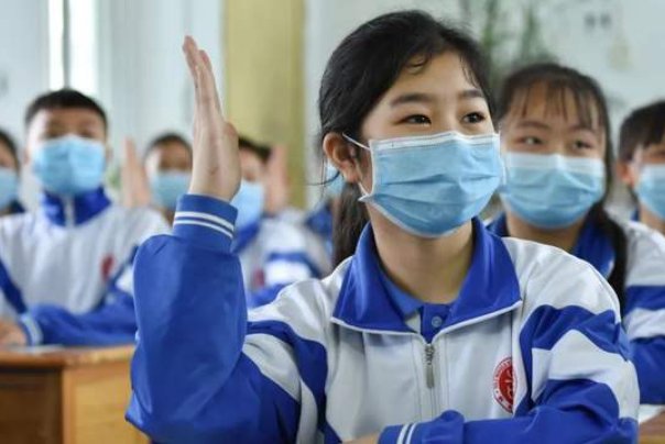 初中生可以一天摸一遍水乳吗