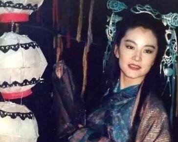 为什么，《六指琴魔》中的林青霞版的什么叫六指呢？