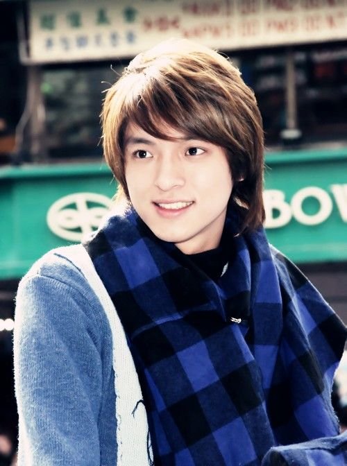 谁有安以轩弟弟的照片