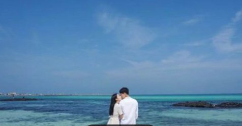 和女友旅游时，闺蜜老是跟着该怎么办？