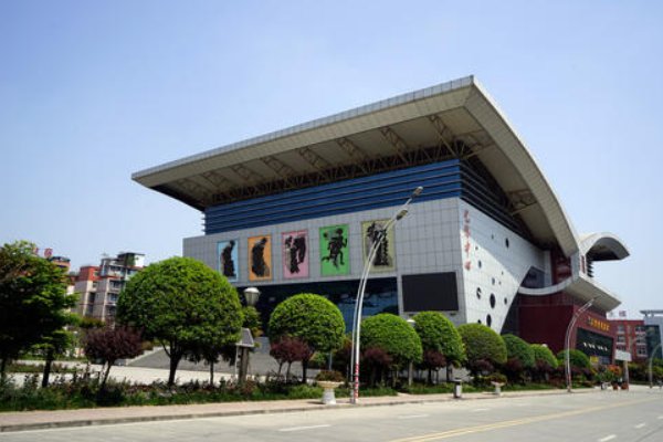 四川传媒学院分数线?