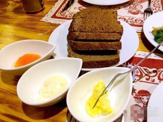 面包会有的，牛奶也会有的。 是什么意思？