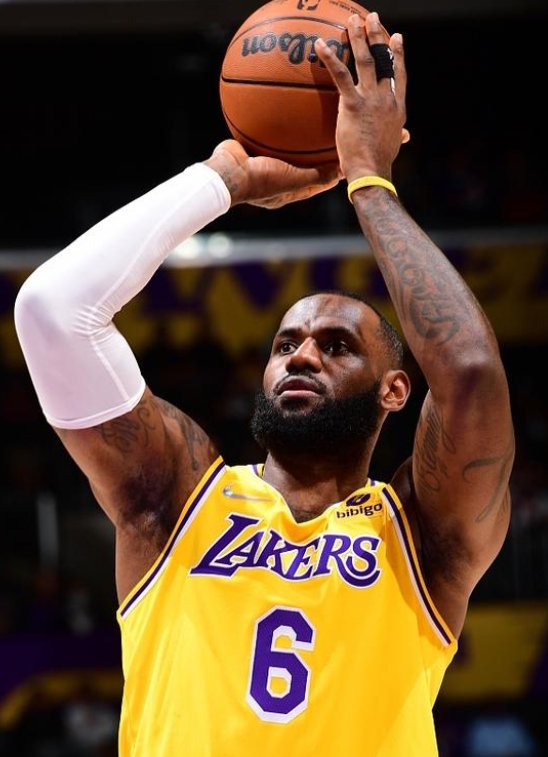 詹姆斯揭秘穿6号三大原因,究竟是什么原因?