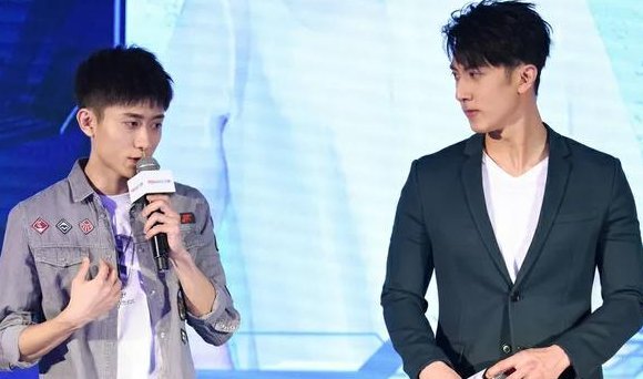 看完《鹿鼎记》之后,为什么有人说张一山的身高最多只有165CM?