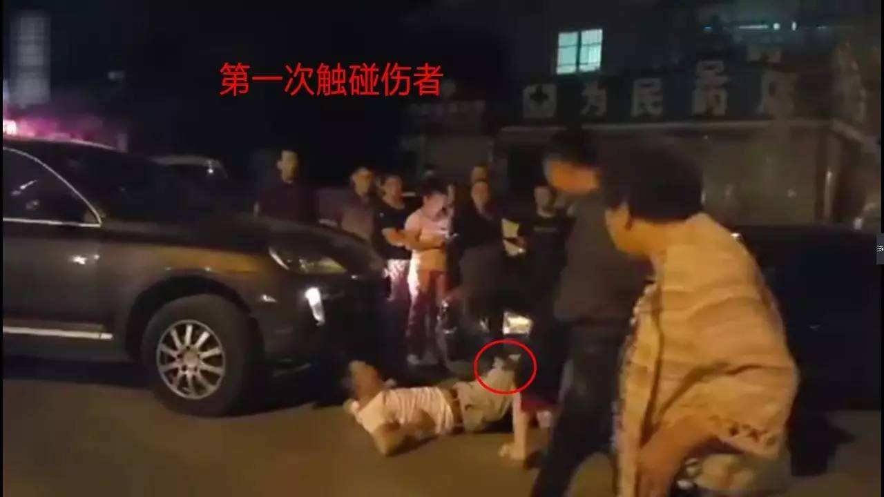 如何看待宝马女撞卡宴男事件