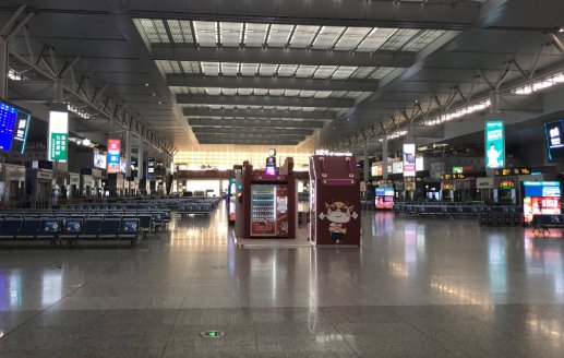 实拍上海虹桥火车站旅客离沪，当时的情况是怎样的？