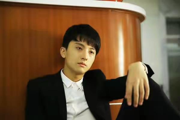 《演员请就位》中演技从众人夸到众人腻，牛骏峰为何会翻车？