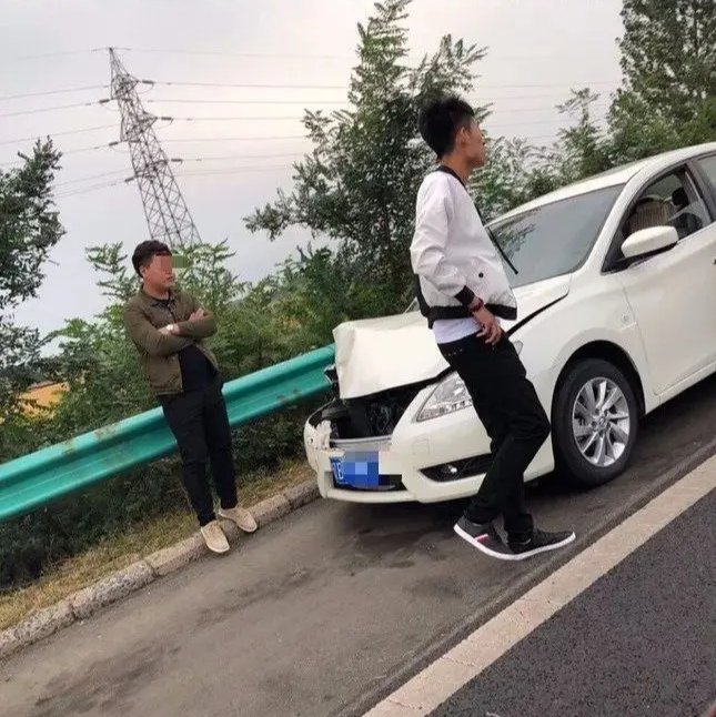 常德一辆小轿车冲上公交站台，致1死7伤，导致事故的原因是什么？