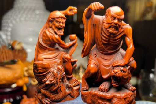 降龙伏虎什么意思