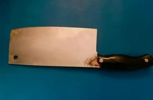 十堰一女子在后院水池边接水有一把菜刀飞过，这把菜刀是如何来的？