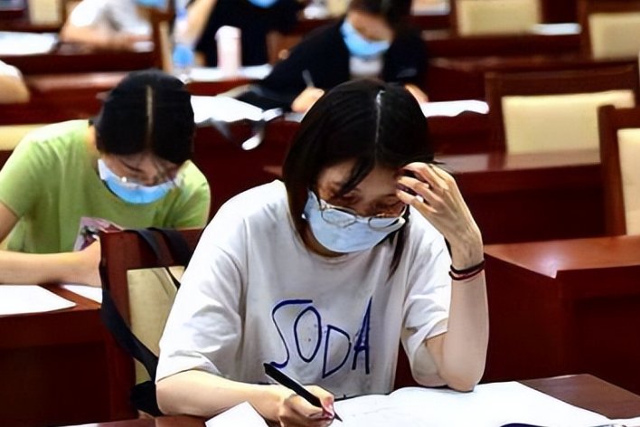 剑桥商务英语bec报名费是多少钱?