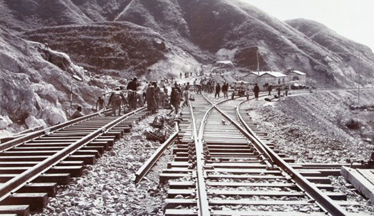 京张铁路采用人字形还是之字形?