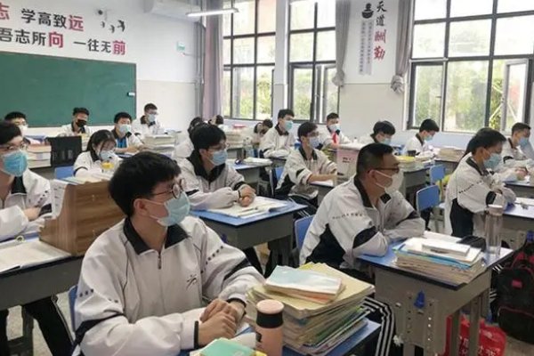 为何23年被称为“高考最难年”,许多考生上不了本科?三大原因