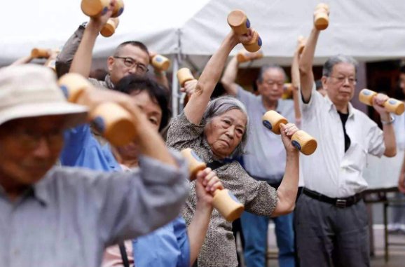 12省份进入中度老龄化,老龄化为什么会越来越严重?