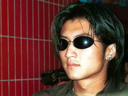 谢霆锋是一代男神，如今却很少拍戏，这是为什么？