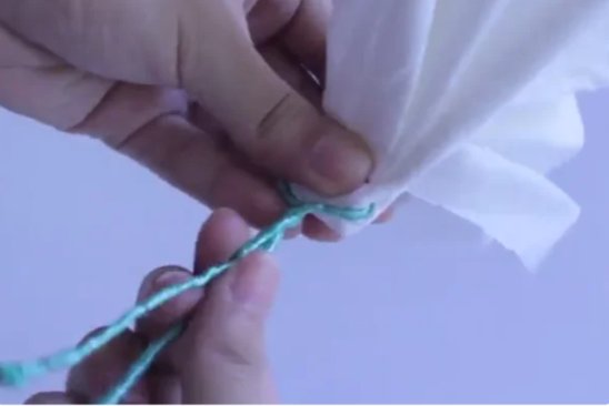 怎么用餐巾纸折花