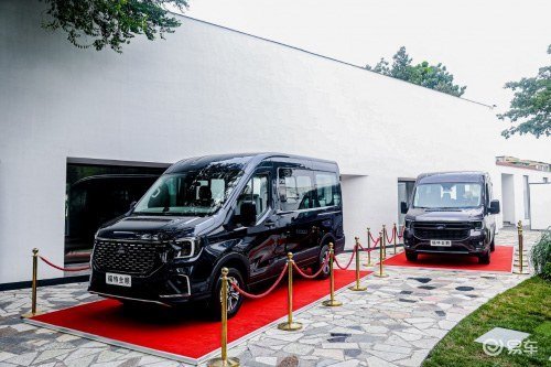 全新一代福特全顺，开创全场景智慧轻客新纪元