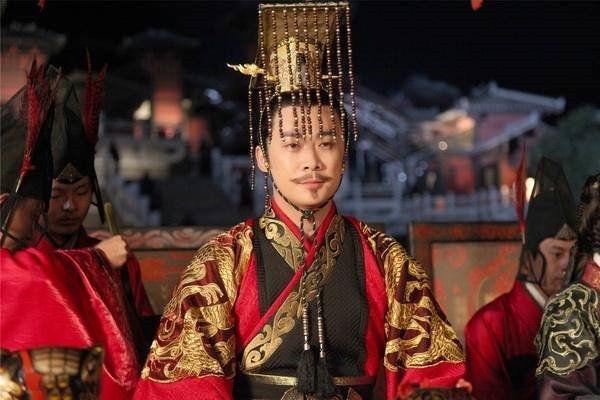 《成吉思汗2》和成1相比，哪个更好玩?