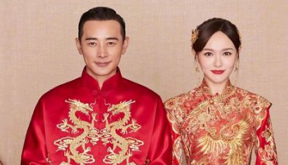 唐嫣罗晋手牵手下班令人羡慕！笑起来都比别人甜，这难道就是幸福女孩吗？