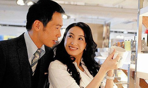 珠光宝气里游日东喜欢谁