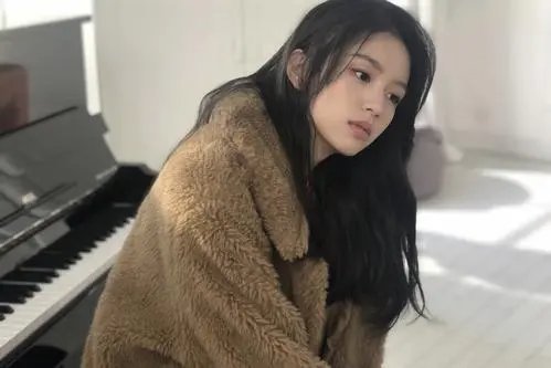 中餐厅小也是谁