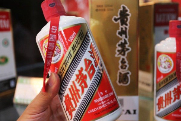 茅台5连跌3个月市值损失近9500亿，为何跌幅会这么大？