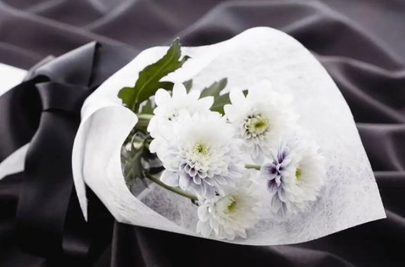 广州荔湾警方通报，77岁女子坠亡，是什么让她走上了这条不归路？