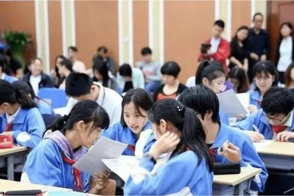 今年常熟高中中考录取分数线是多少？