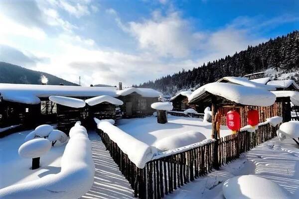 虎年开工第一天多地下大雪,人们出行时该注意哪些安全问题?