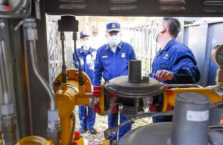 重庆爆炸致16死，现场散落2米巨石，导致爆炸事故的原因是什么