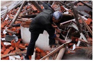 强拆老人房屋是犯罪行为吗？