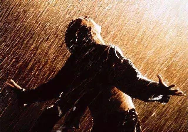 《肖申克的救赎》片尾为什么写“谨以此片纪念亚伦格林？”